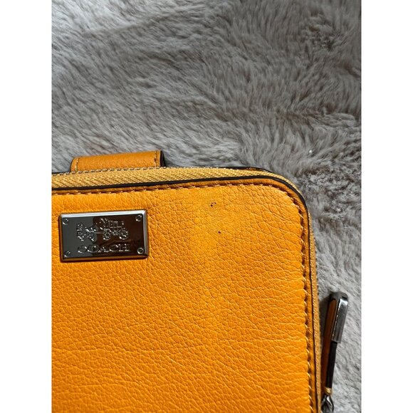 Coach Burnt Orange Leather Bi-Fold Wallet With Card Slots & ID Window - Picture 12 of 12
